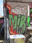 829736 Afbeelding van graffiti met de tekst MIR , op de zijgevel van het pand Framboosstraat 1, in de Tomaatstraat te ...